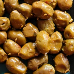 Alternative view of Olives vertes au fenouil, savoureuses et originales, 300 gr