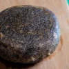 Pecorino artisanal, Sicilien recouvert de poivre noir, premier affinage – Image 2